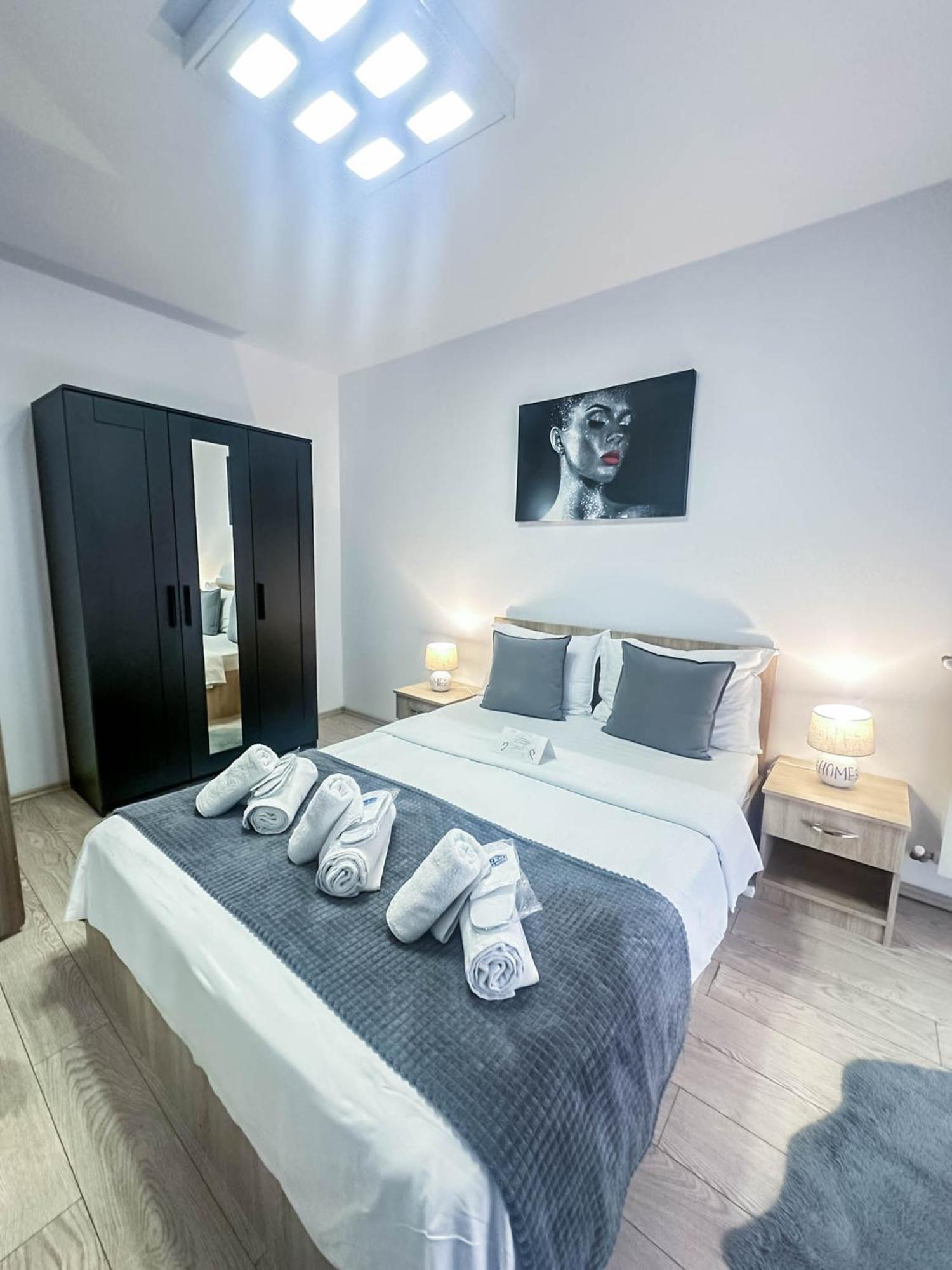 Sunrise Apartments City Center Bukares Bagian luar foto