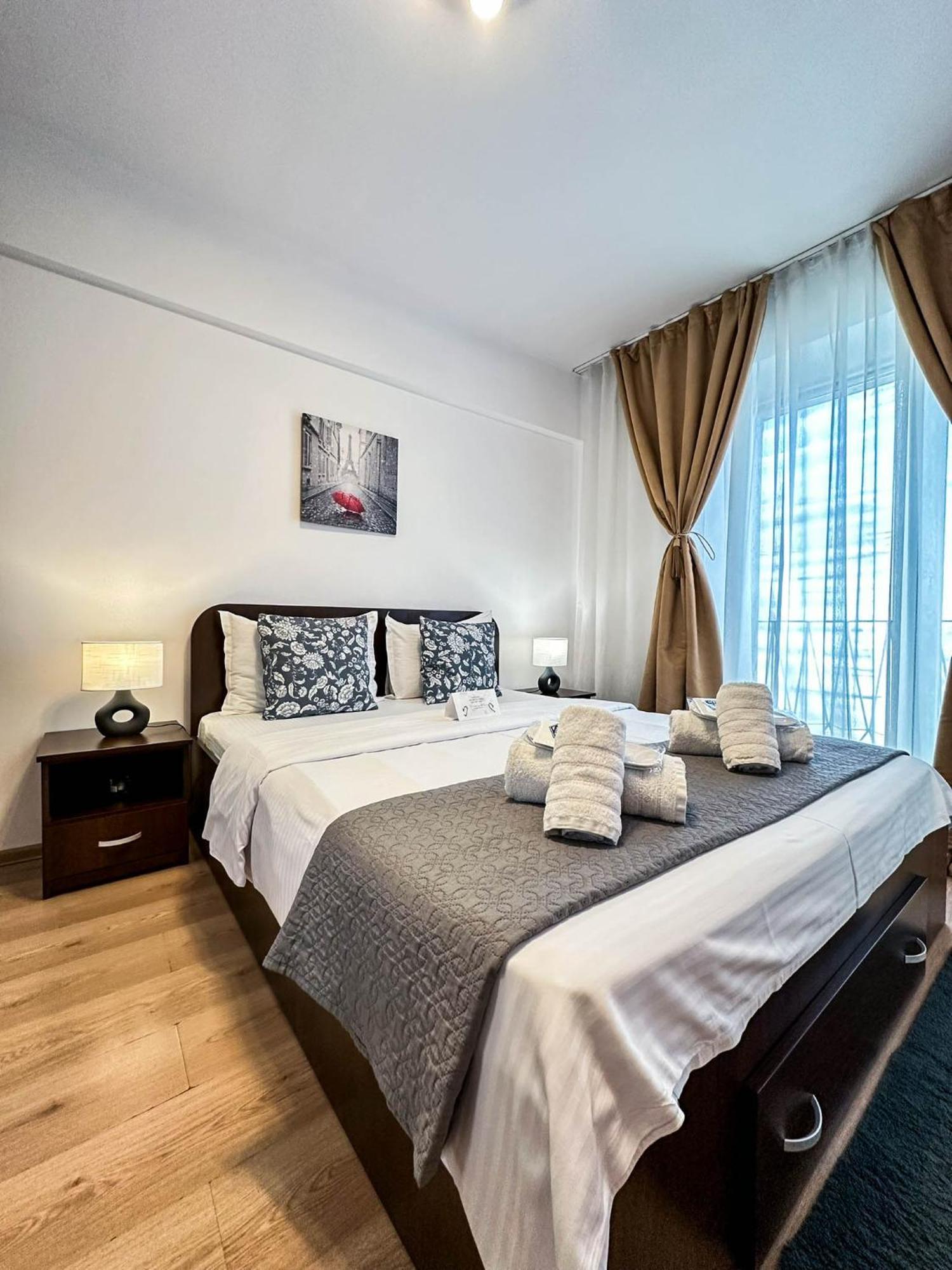 Sunrise Apartments City Center Bukares Bagian luar foto