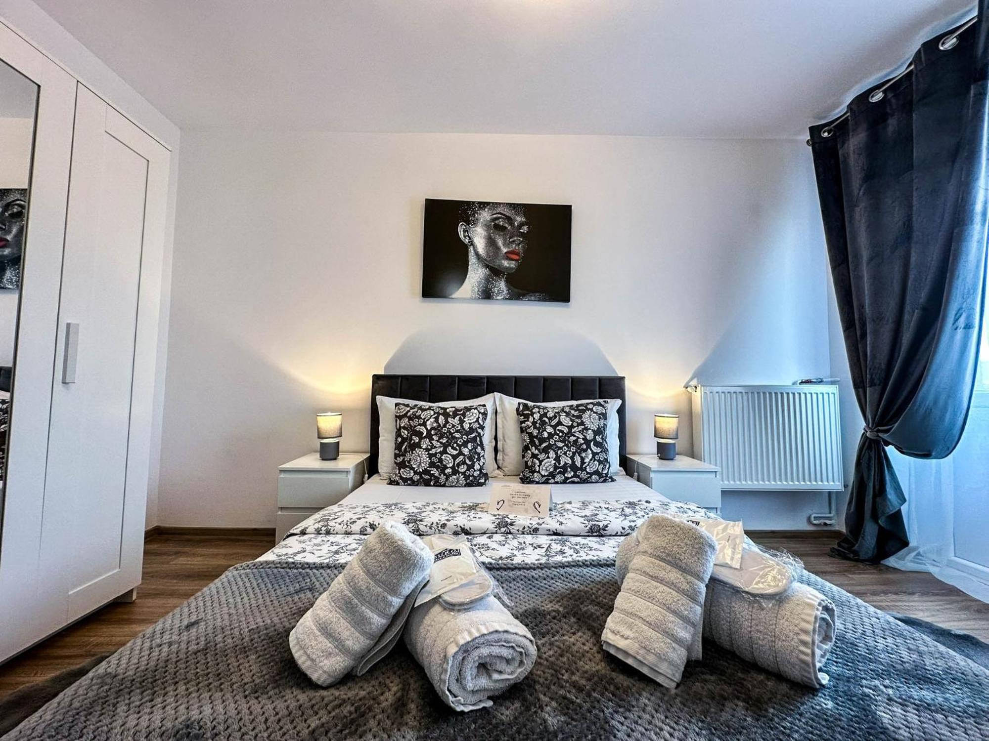 Sunrise Apartments City Center Bukares Bagian luar foto
