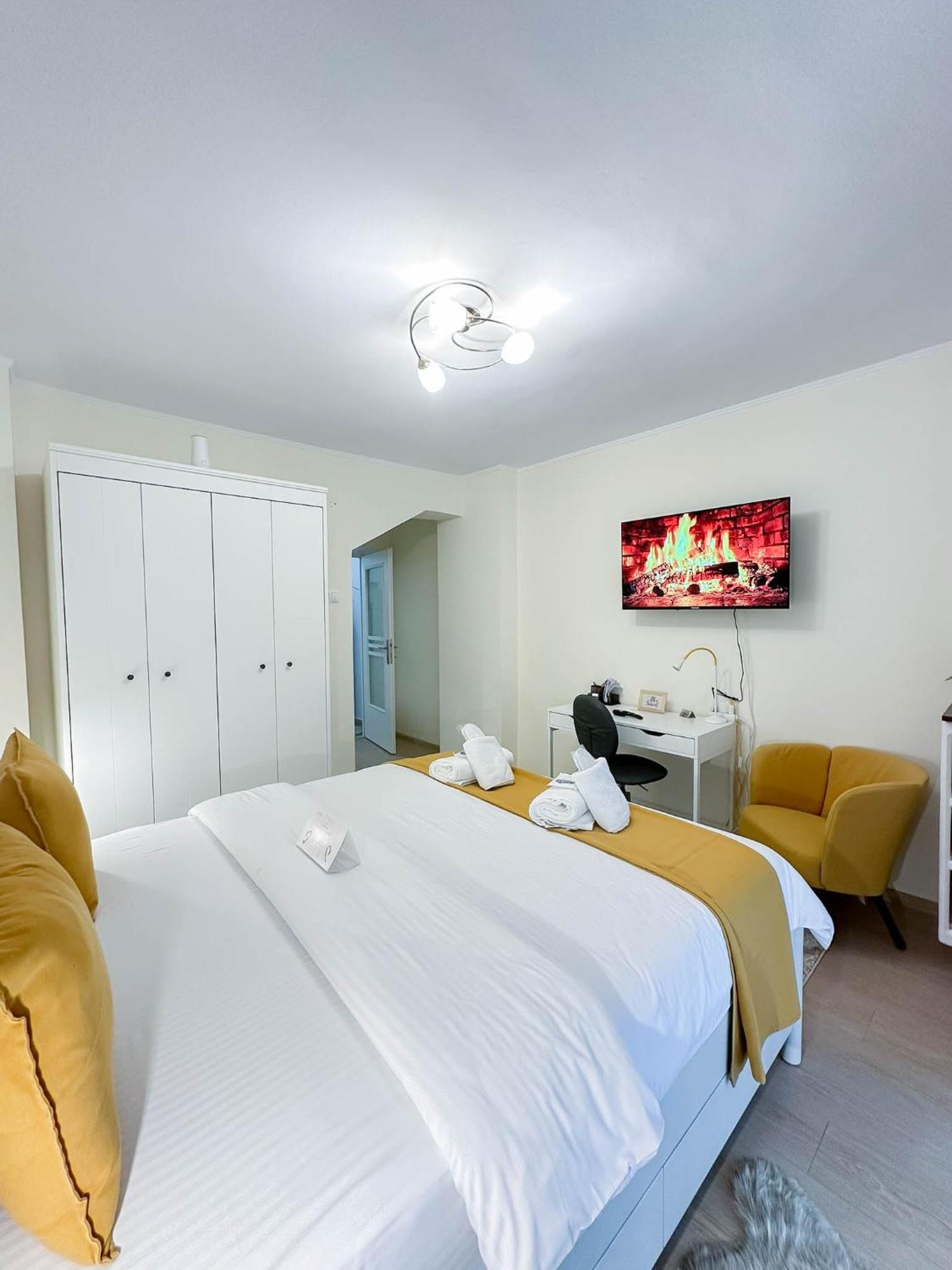 Sunrise Apartments City Center Bukares Bagian luar foto